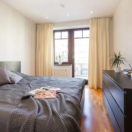 Stylish & Modern Old Town Apartment *